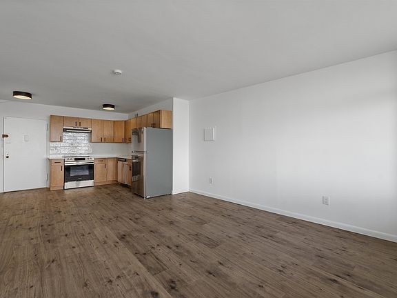 3rd image of 380 Mountain Rd #1407