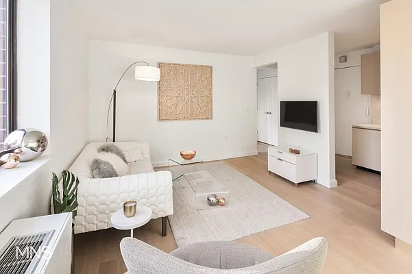 Rented by MNS Marketing | media 15