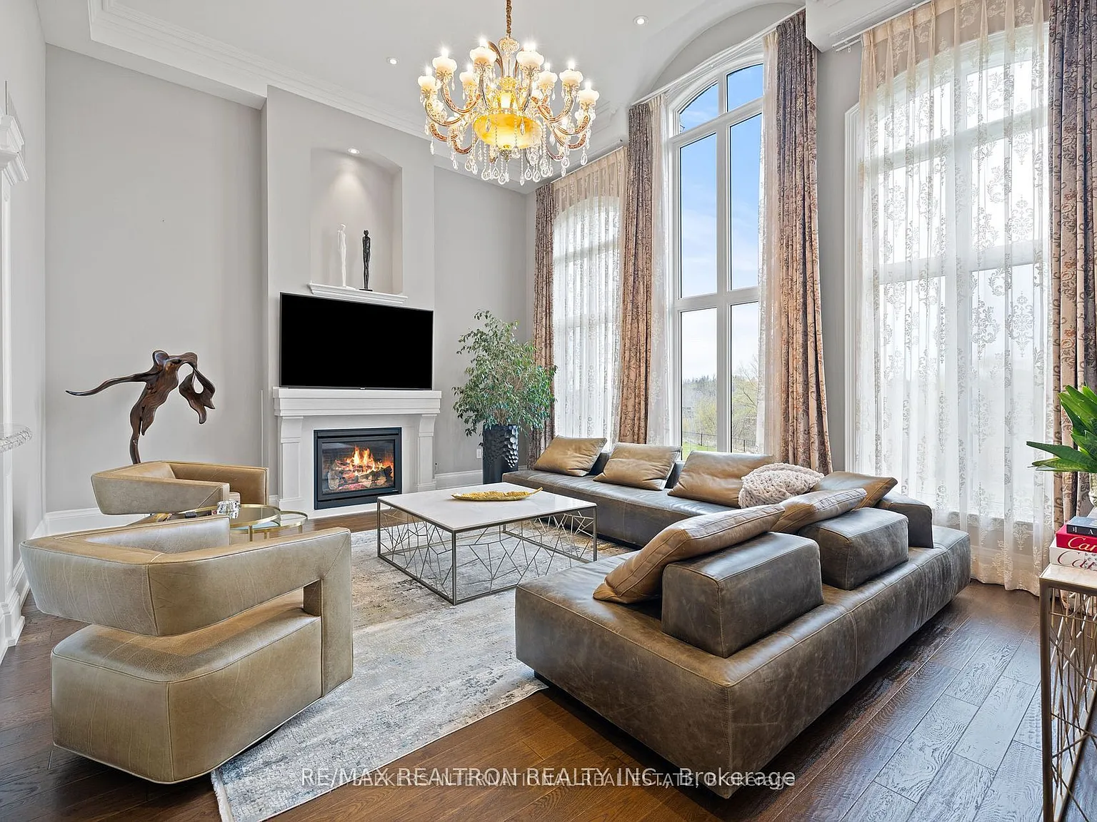 4 bed, $8,800 — Photo 4