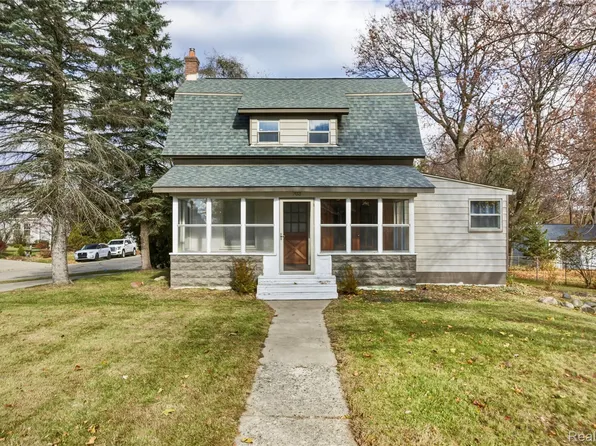 703 Parkdale Rd, Rochester, MI 48307