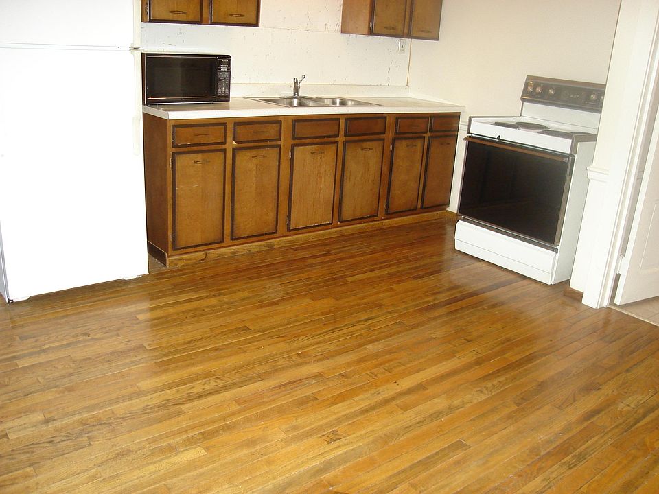 2nd image of 27 N State St