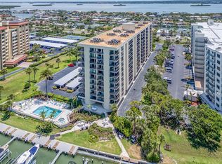 690 Island Way APT 1112, Clearwater, FL 33767