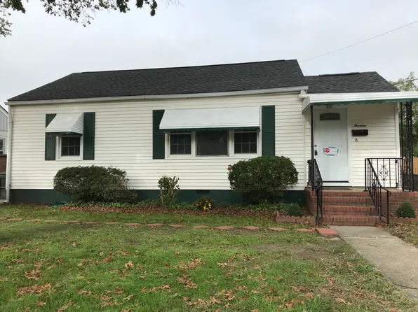 13 Dotson Dr, Hampton, VA 23669