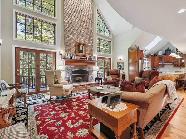 525 Holly Hill Lane, Southbury, CT 06488
