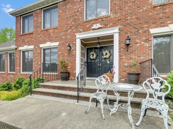 60 Ivy Pl, Wayne, NJ 07470