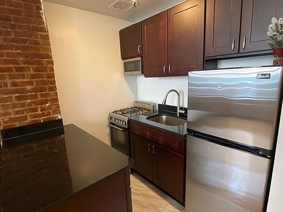 2nd image of 314 W 89th St #3FF