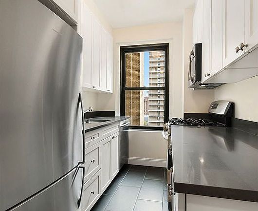 4th image of 235 W End Ave APT 15D