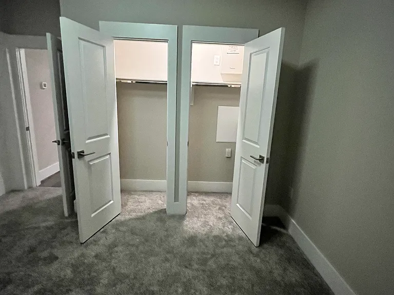 2401 Crawford St #B — Photo 10