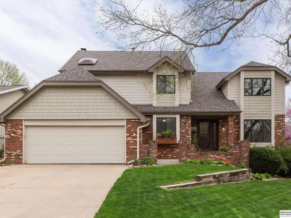 10523 Y St, Omaha, NE 68127