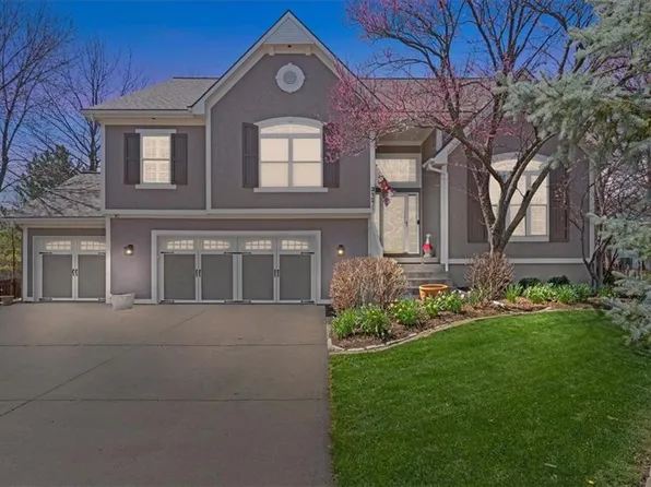 312 SW Bridlewood Ln, Lees Summit, MO 64081