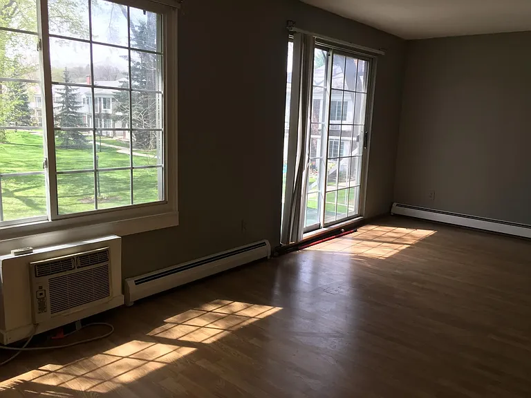 2158 Allen Blvd #4 — Photo 9
