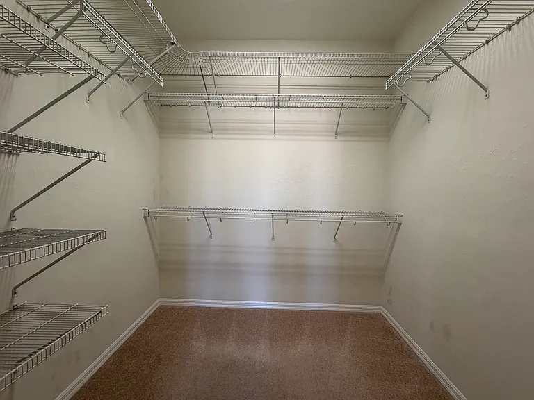 1072 Bunkhouse Ct — Photo 18