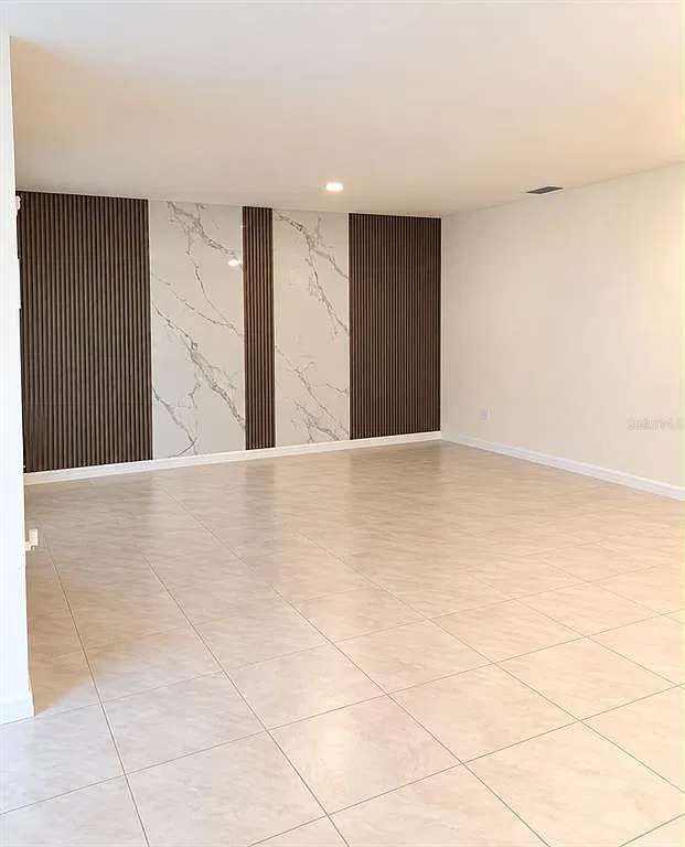 3 bed, 2.0 bath, 1669 sqft, $2,300 — Photo 3