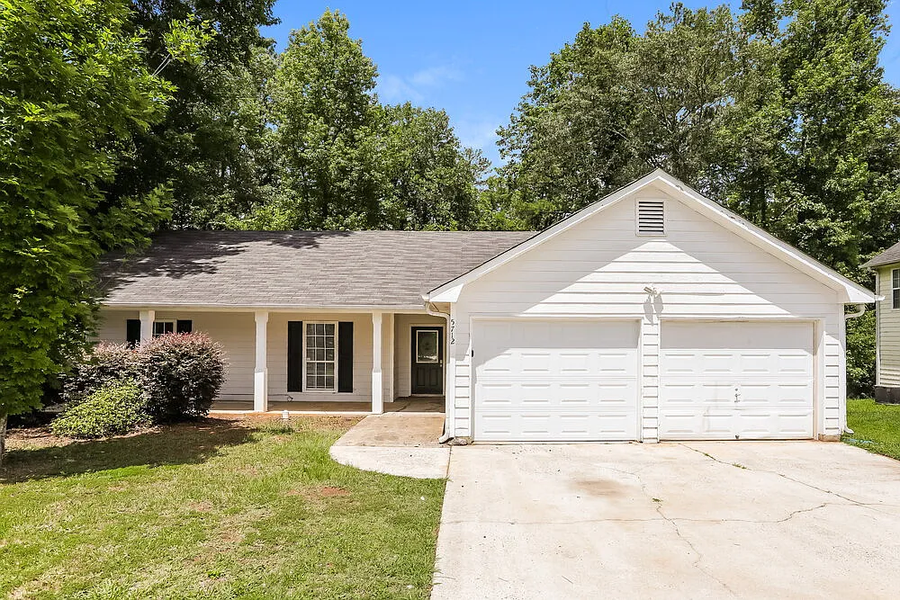 3 bed, 2.0 bath, 1582 sqft, $1,820 — Photo 1