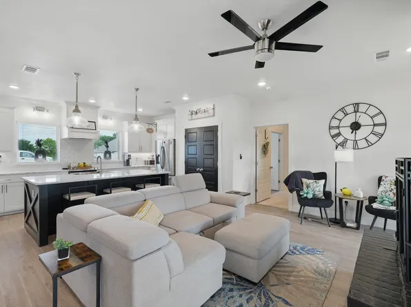 121 Bluegrass Trl, Springtown, TX 76082