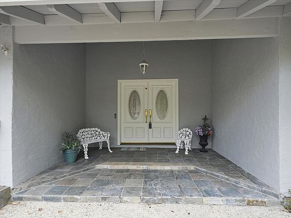 2nd image of 309 El Portal Way