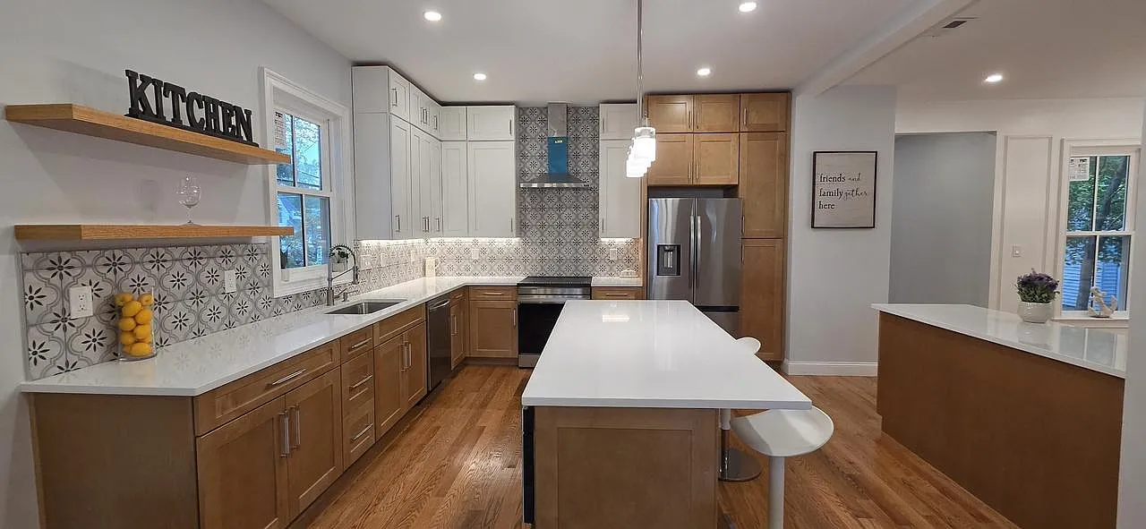 4 bed, 2.5 bath, $5,995 — Photo 3