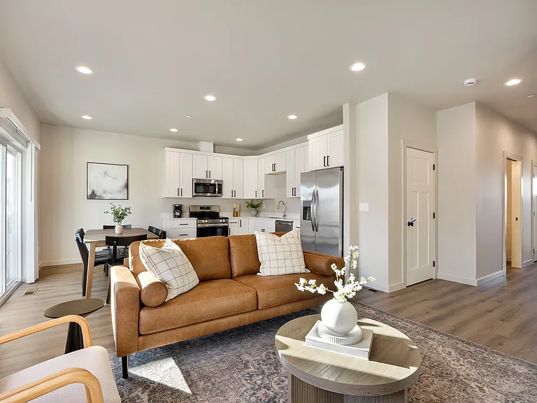 Legacy Townhomes — Photo 8