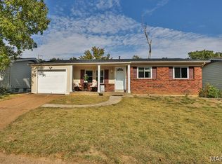 17 Roland Ave, Ballwin, MO 63021