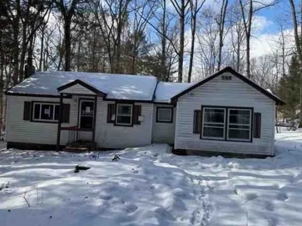 9 2nd Rd, Hawley, PA 18428