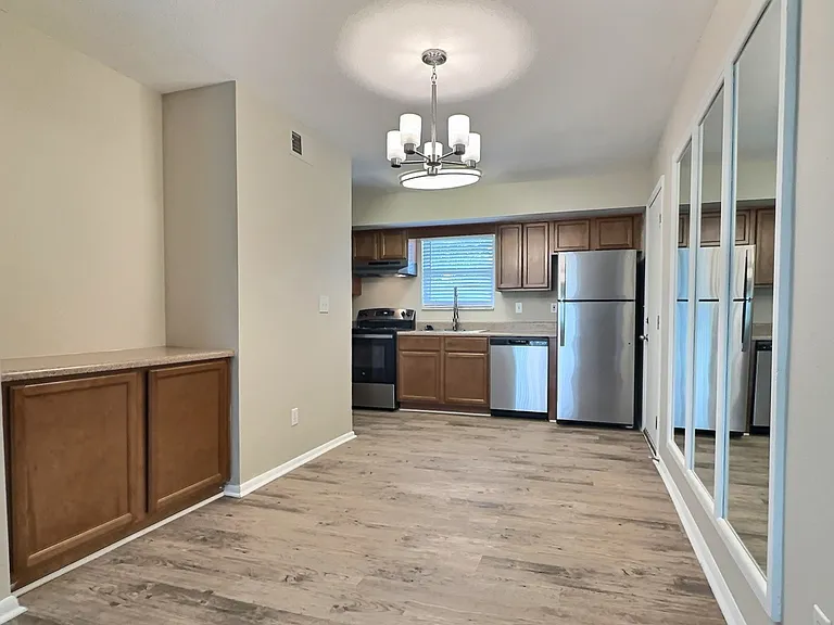 Carriage Hills Apartments — Photo 30