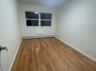 4318 213th St FLOOR 3, Bayside, NY 11361