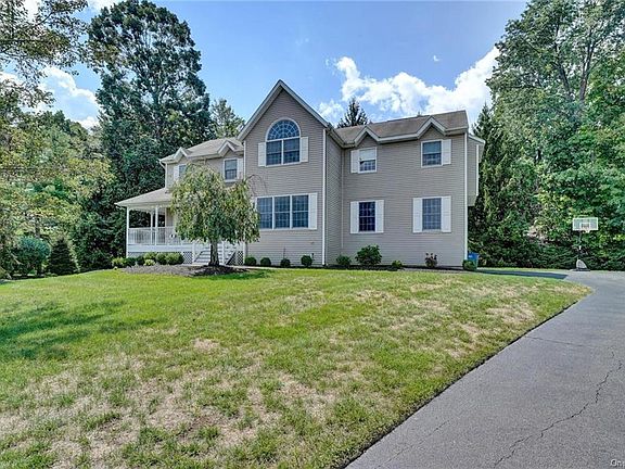 2nd image of 16 Bush Ct