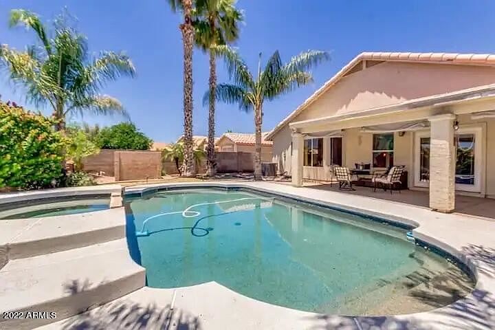 1st image of 525 W Nopal Ave