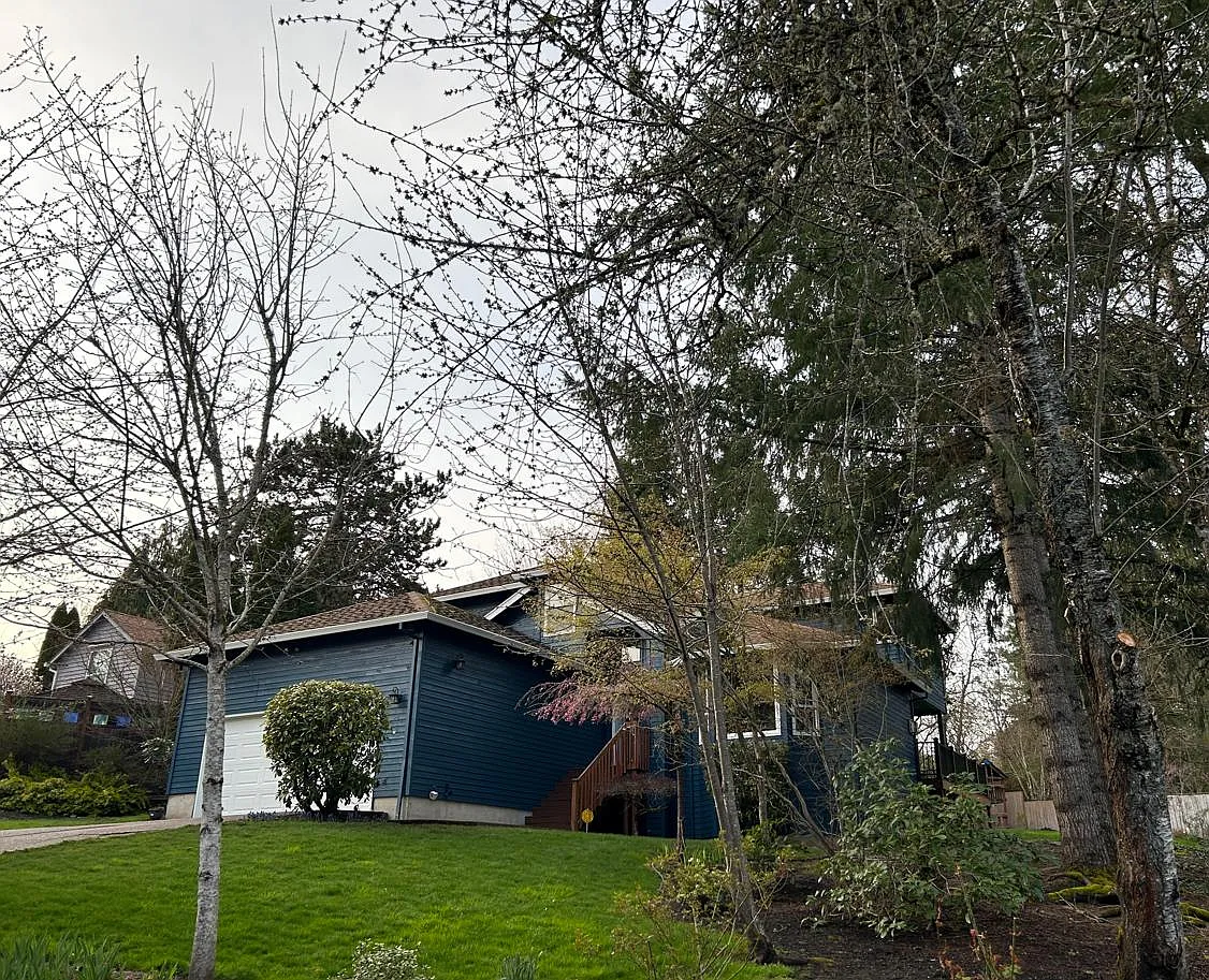 Building Photo - 519 SW Colony Dr