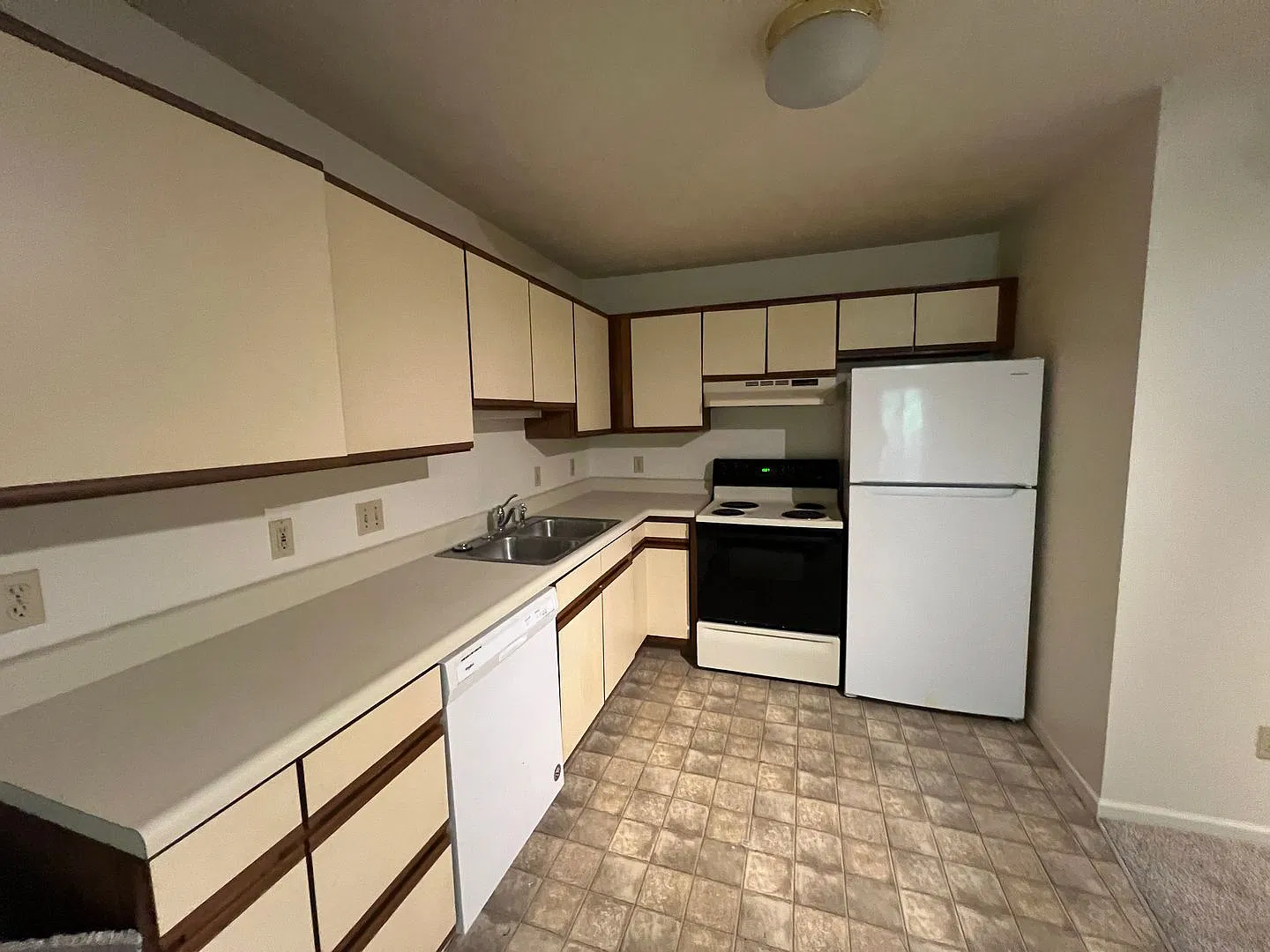 Munson Court Apartments — Photo 3