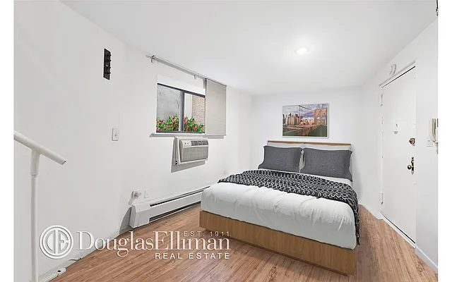 Sold by Douglas Elliman | media 15