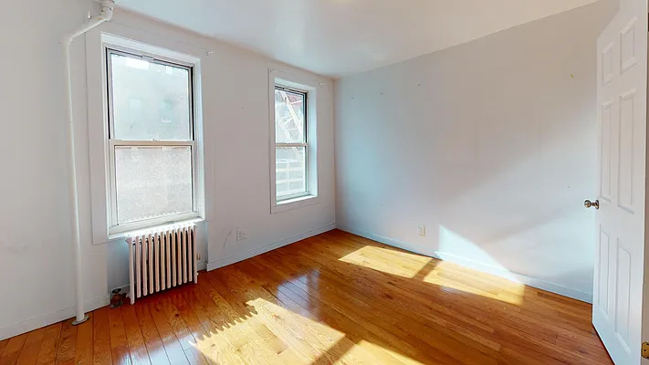 Rented by Bond New York | media 25