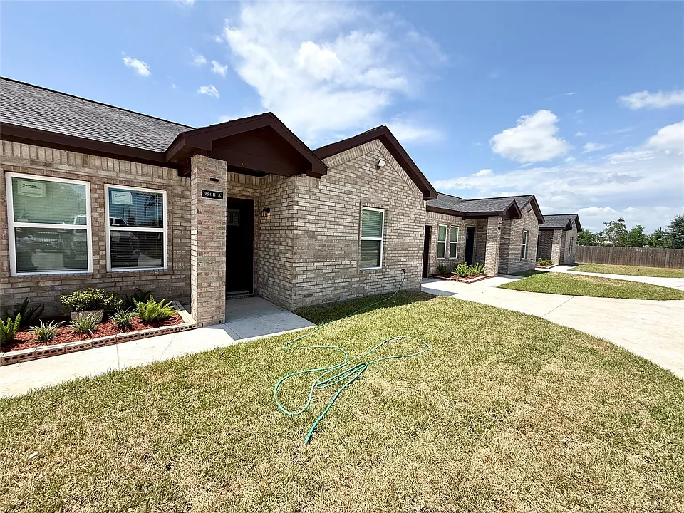 9508 Quaker Ct