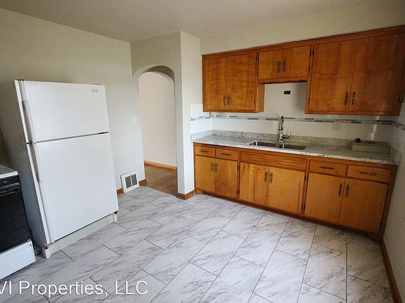 4th image of 4922 W Van Beck Ave
