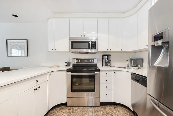 Rented by Bold New York | media 12