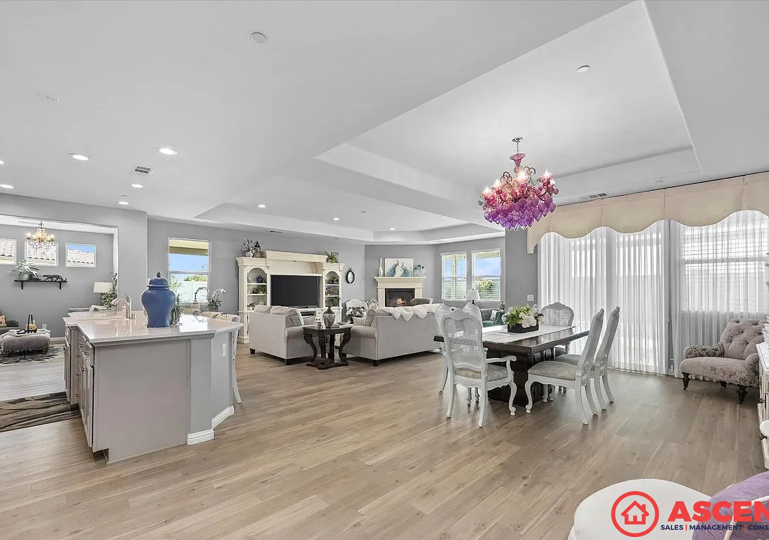 Comfortable & Welcoming 2BD/2BA Home in a Prestigious 55+ HOA Community! — Photo 3