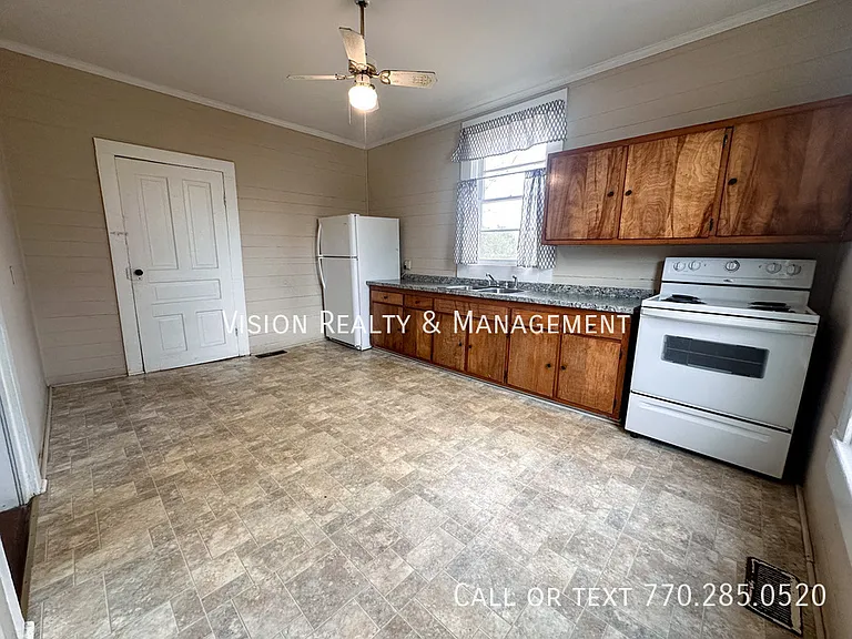 112B Peachtree St — Photo 7
