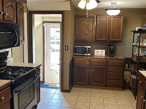 4th image of 2550 Gladwae Dr