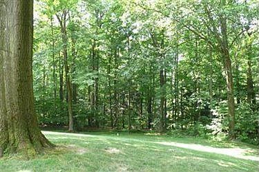 5th image of 1190 Fox Hill Dr