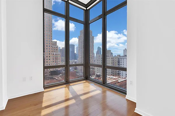 Rented by Engel & Völkers New York City | media 33