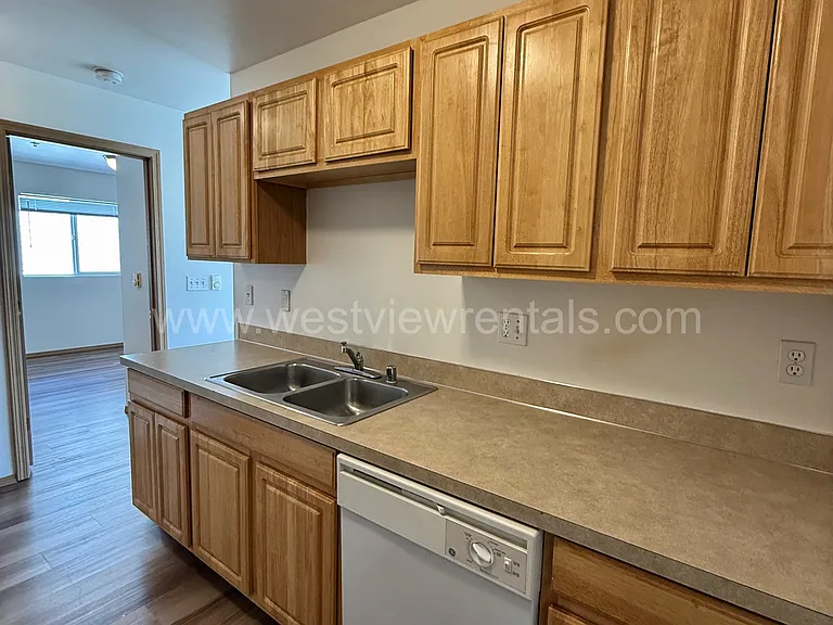 524 32nd St #404 — Photo 7
