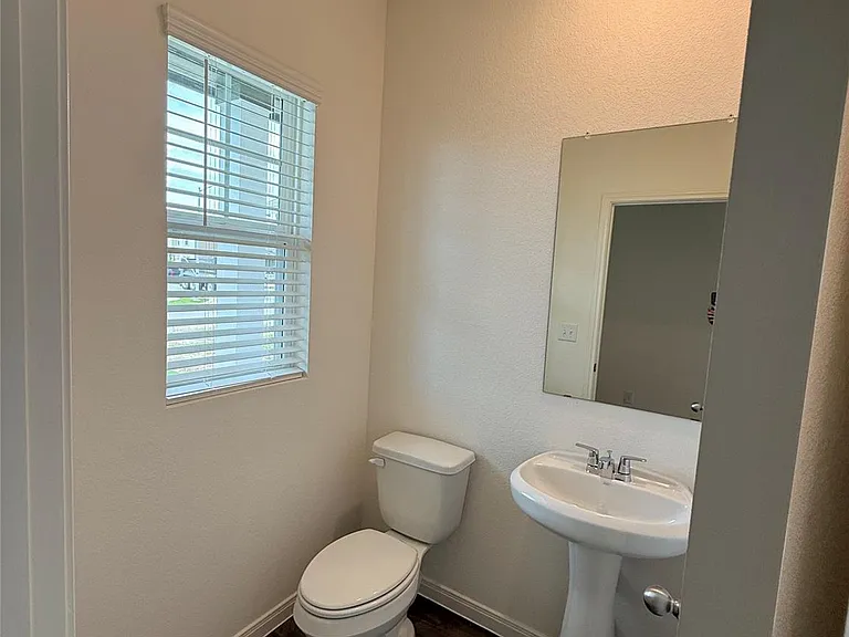 520 McFadin Way S — Photo 10