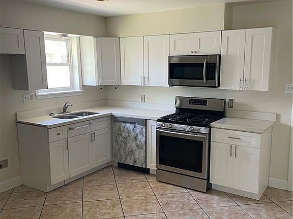 4th image of 7534 Vanderkloot Ave