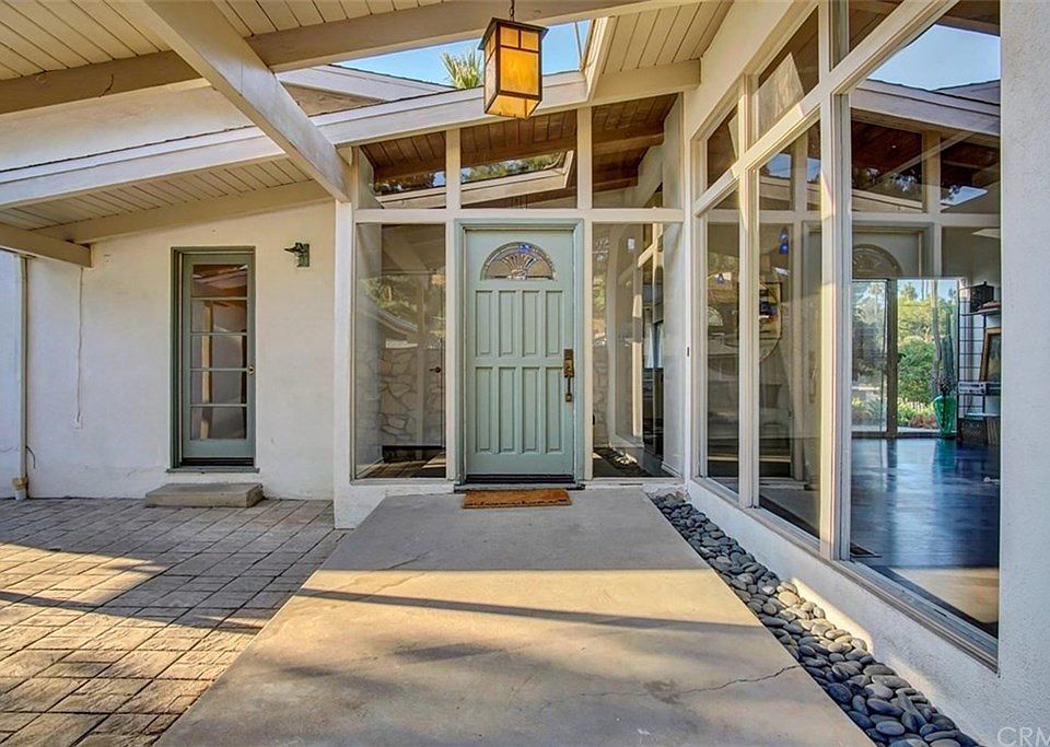 1st image of 9966 Shadow Hills Dr