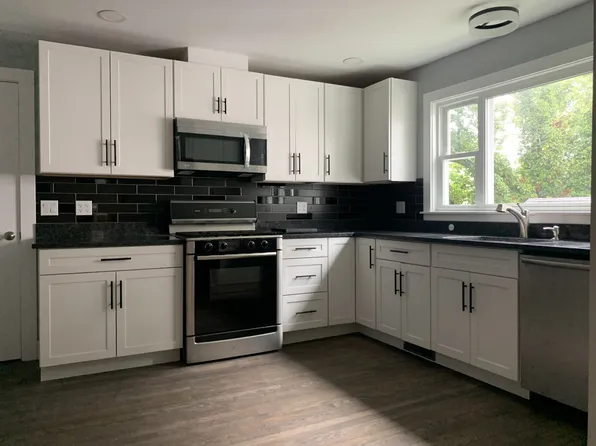 2 Rockview Ave Floor 2, Melrose, MA 02176