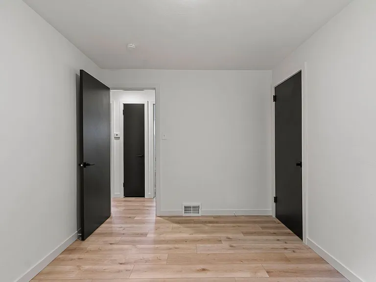 131 S Joslyn Dr — Photo 11