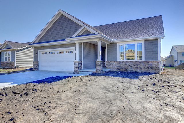 2nd image of 2011 Prairie Grass Ln