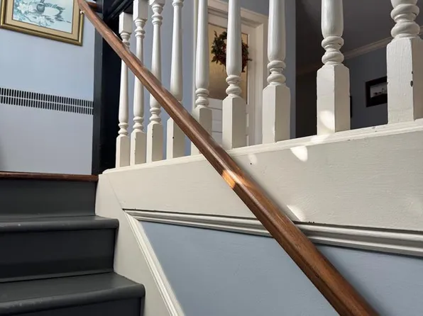 77 N Main St, Kilmarnock, VA 22482