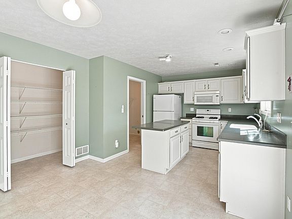 3rd image of 2230 Joseph St