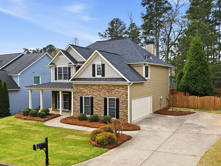 Spacious 2 car garage